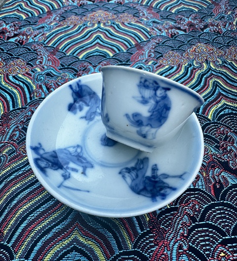 古玩陶瓷康熙八仙圖青花小口徑杯碟拍賣,當(dāng)前價格1777元