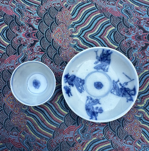 古玩陶瓷康熙八仙圖青花小口徑杯碟拍賣,當(dāng)前價格1777元