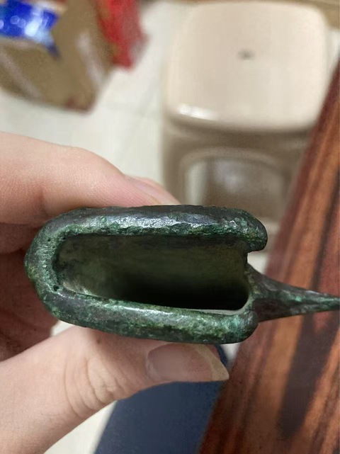 古玩銅器漢代青銅斧真品鑒賞圖