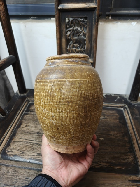 古玩陶瓷黃釉罐拍賣，當前價格1200元