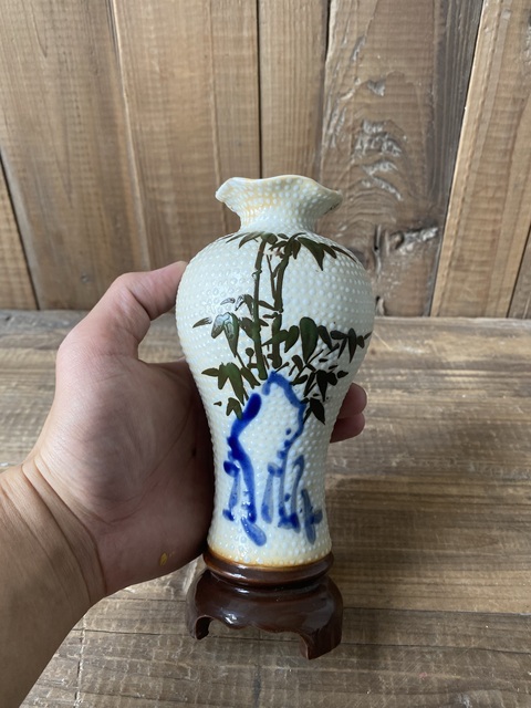 古玩陶瓷民國珍珠底彩繪竹石圖花口瓶拍賣,當前價格258元