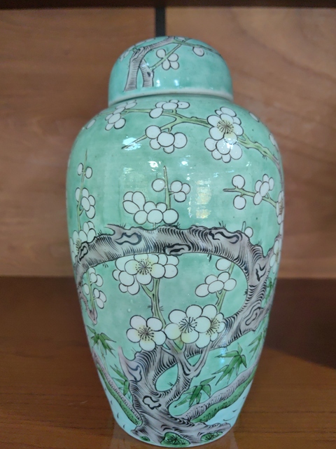 古玩陶瓷松石釉三彩梅花紋蓋罐真品鑒賞圖
