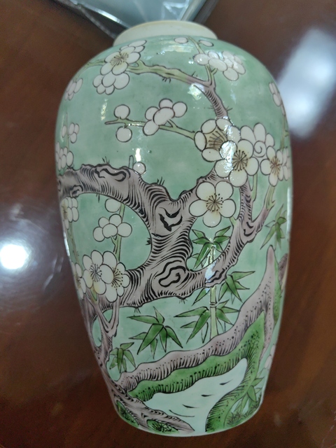 古玩陶瓷松石釉三彩梅花紋蓋罐真品鑒賞圖