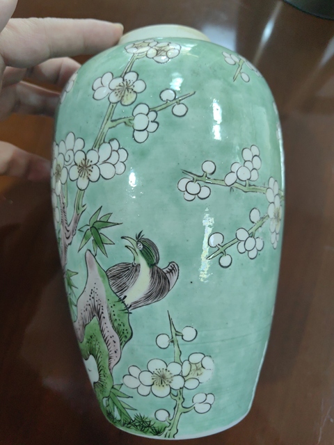古玩陶瓷松石釉三彩梅花紋蓋罐真品鑒賞圖