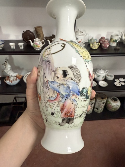 古玩陶瓷粉彩人物故事紋撇口瓶真品鑒賞圖