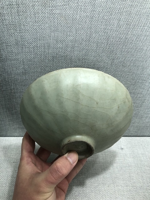 古玩陶瓷龍泉窯青釉碗真品鑒賞圖