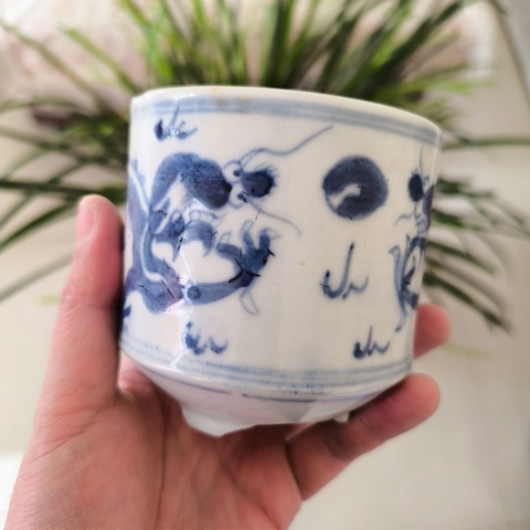 古玩陶瓷青花雙龍戲珠紋三足爐真品鑒賞圖