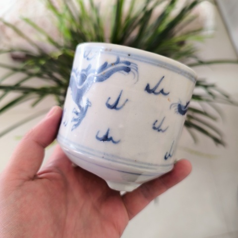 古玩陶瓷青花雙龍戲珠紋三足爐真品鑒賞圖