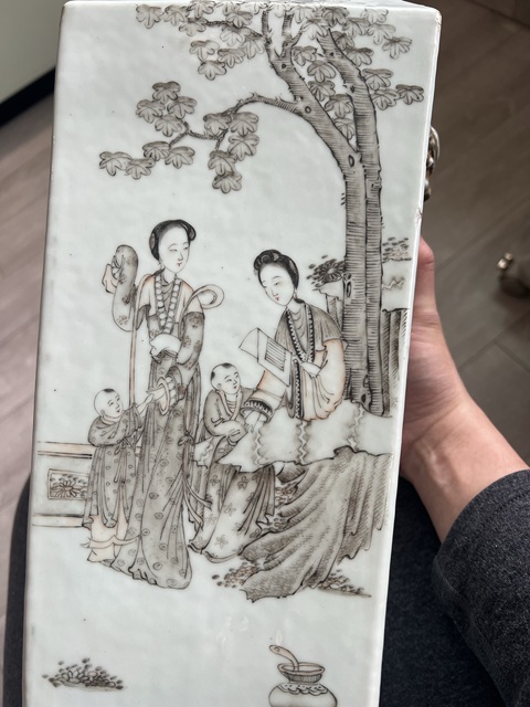 古玩陶瓷墨彩礬紅仕女人物四方瓶真品鑒賞圖