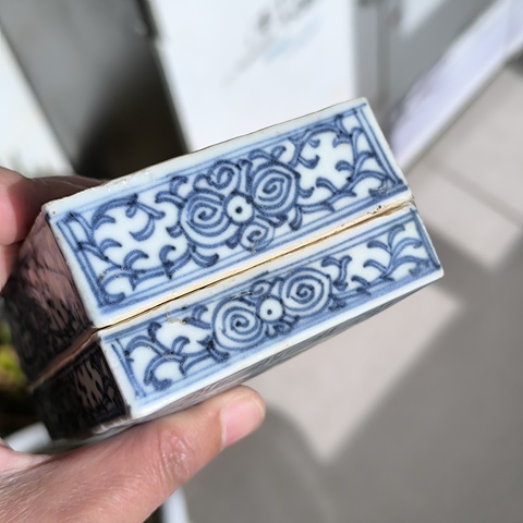古玩陶瓷青花纏枝花卉紋印盒真品鑒賞圖