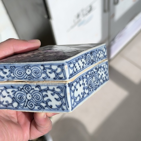 古玩陶瓷青花纏枝花卉紋印盒真品鑒賞圖