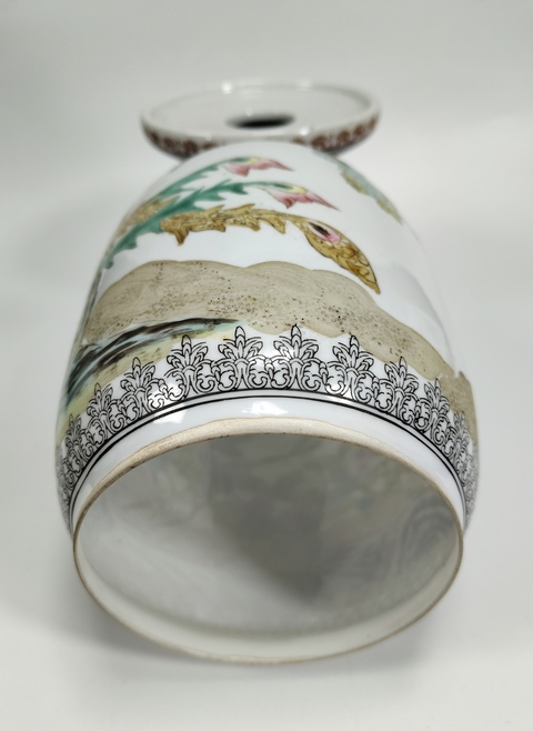 古玩陶瓷粉彩鳳穿牡丹圖燈瓶真品鑒賞圖