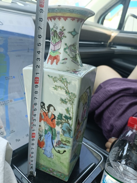 古玩陶瓷粉彩仕女人物天圓地方瓶拍賣,當前價格13888元