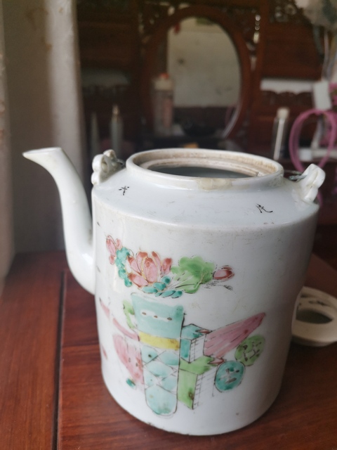 古玩陶瓷粉彩博古花卉紋提梁壺拍賣,當前價格680元