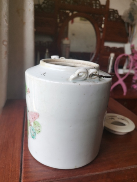 古玩陶瓷粉彩博古花卉紋提梁壺拍賣,當前價格680元