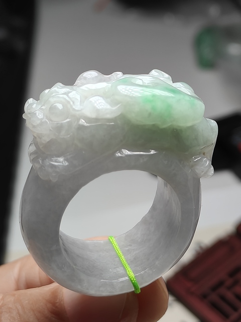 古玩玉器天然翡翠貔貅扳指(帶鑒定證書)拍賣,當前價格0元