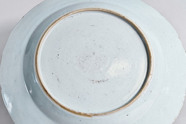 古玩陶瓷清雍乾·粉彩洞石牡丹紋花口賞盤拍賣,當前價格1188元