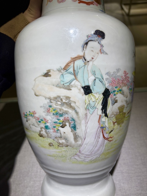 古玩陶瓷粉彩人物尊真品鑒賞圖