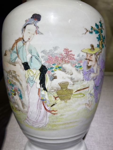 古玩陶瓷粉彩人物尊真品鑒賞圖