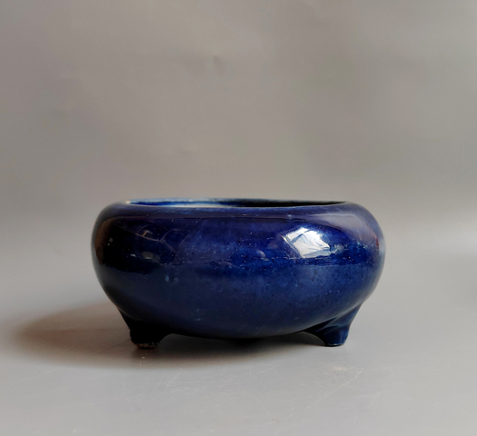 古玩陶瓷藍釉三足爐真品鑒賞圖