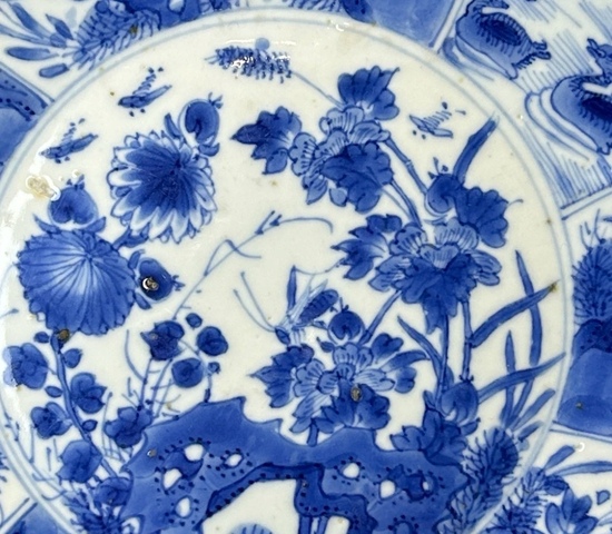 古玩陶瓷青花花蝶紋花口盤真品鑒賞圖