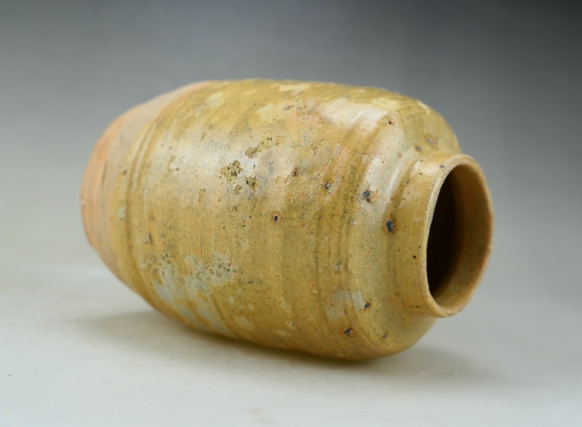 古玩陶瓷越窯青釉瓶真品鑒賞圖