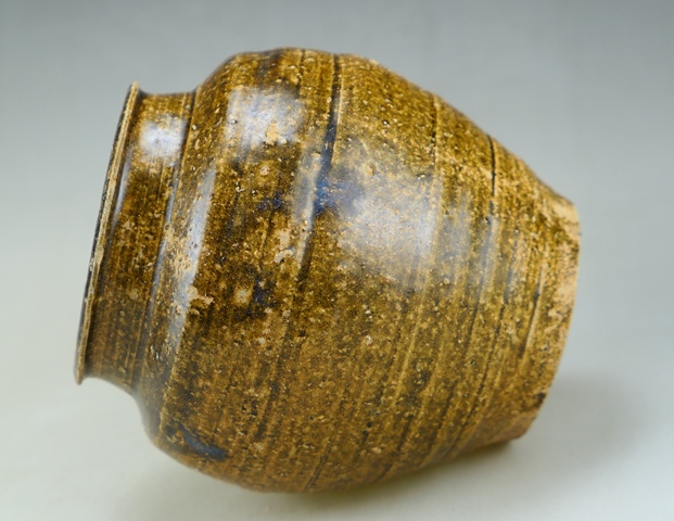 古玩陶瓷洪塘窯黃釉罐真品鑒賞圖