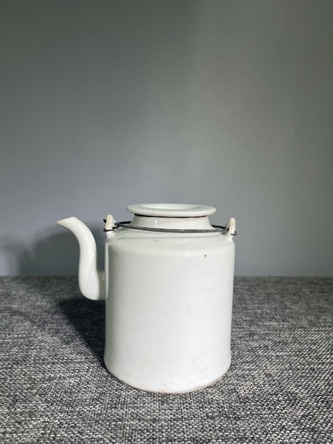 古玩陶瓷白釉提梁壺真品鑒賞圖