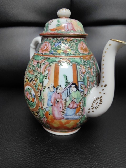 古玩陶瓷廣彩執壺真品鑒賞圖