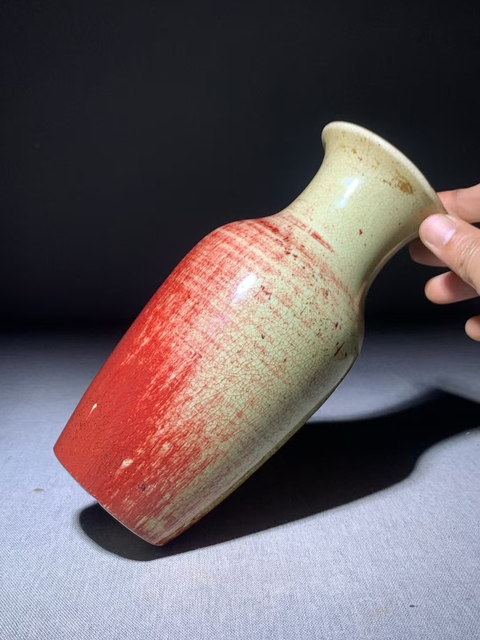 古玩陶瓷清中期道光豇豆紅窯變紅釉賞瓶拍賣(mài)，當(dāng)前價(jià)格3888元
