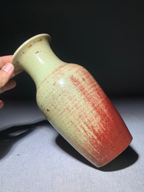 古玩陶瓷清中期道光豇豆紅窯變紅釉賞瓶拍賣(mài)，當(dāng)前價(jià)格3888元