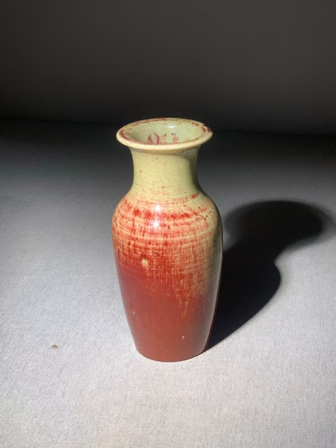 古玩陶瓷清中期道光豇豆紅窯變紅釉賞瓶拍賣(mài)，當(dāng)前價(jià)格3888元
