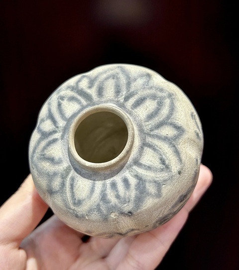 古玩陶瓷明代·青花花卉紋瓜棱水盂 真品鑒賞圖