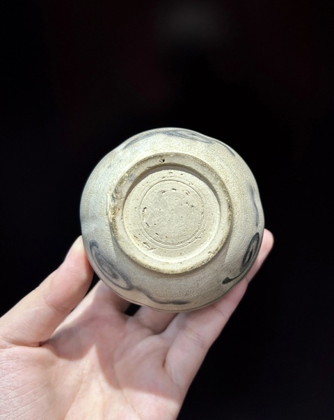 古玩陶瓷明代·青花花卉紋瓜棱水盂 真品鑒賞圖