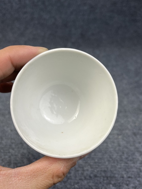 古玩陶瓷綠地粉彩花卉紋仰鐘杯真品鑒賞圖
