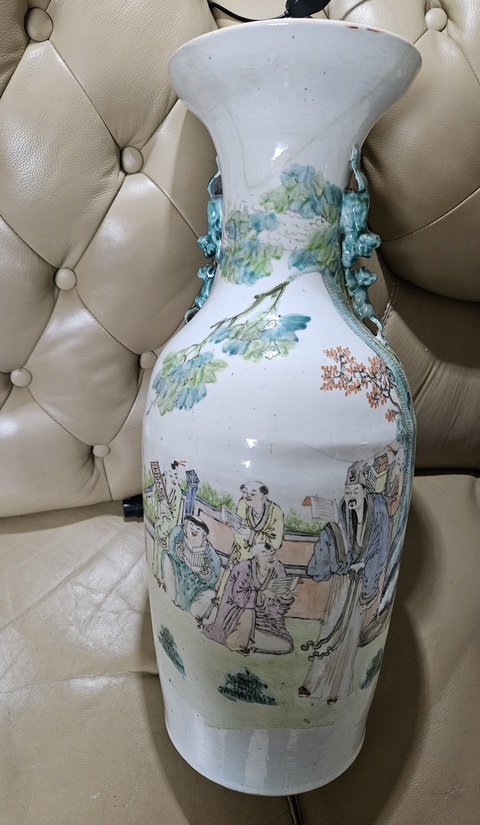 古玩陶瓷淺絳人物雙耳瓶真品鑒賞圖