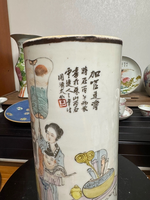 古玩陶瓷粉彩人物帽筒真品鑒賞圖