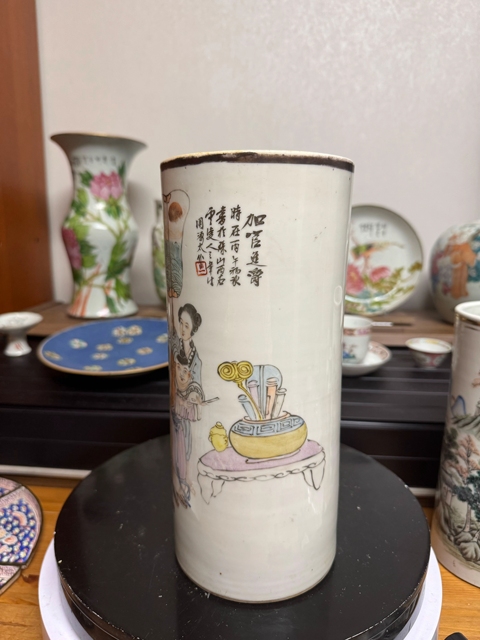 古玩陶瓷粉彩人物帽筒真品鑒賞圖