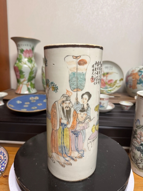 古玩陶瓷粉彩人物帽筒真品鑒賞圖