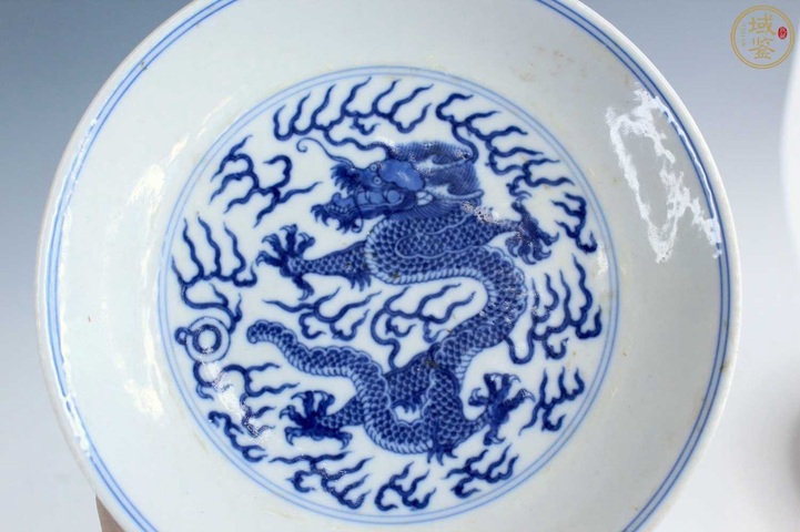 古玩陶瓷青花龍紋盤真品鑒賞圖