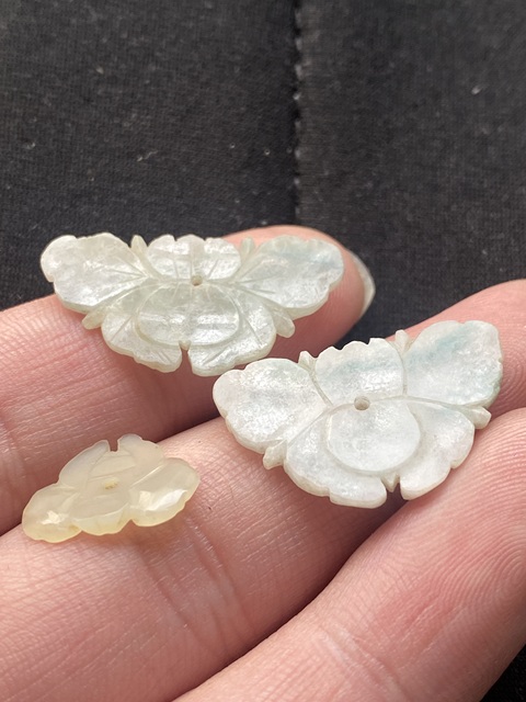 古玩玉器清代翠玉花飾一組拍賣，當前價格500元