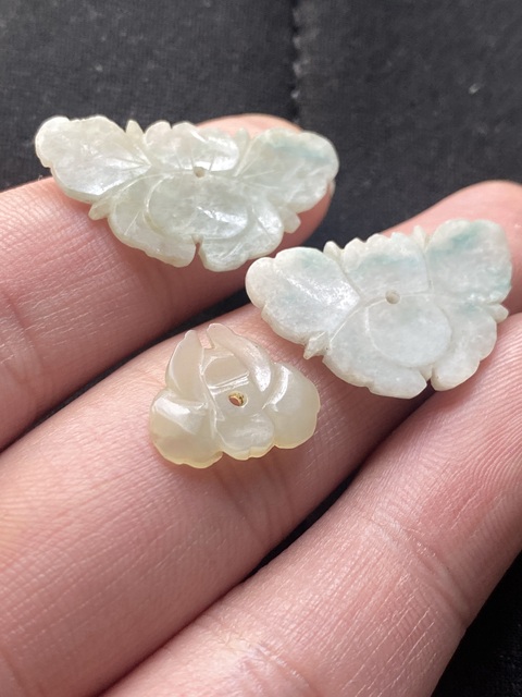 古玩玉器清代翠玉花飾一組拍賣，當前價格500元
