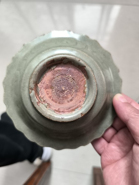 古玩陶瓷龍泉青瓷刻花盤真品鑒賞圖