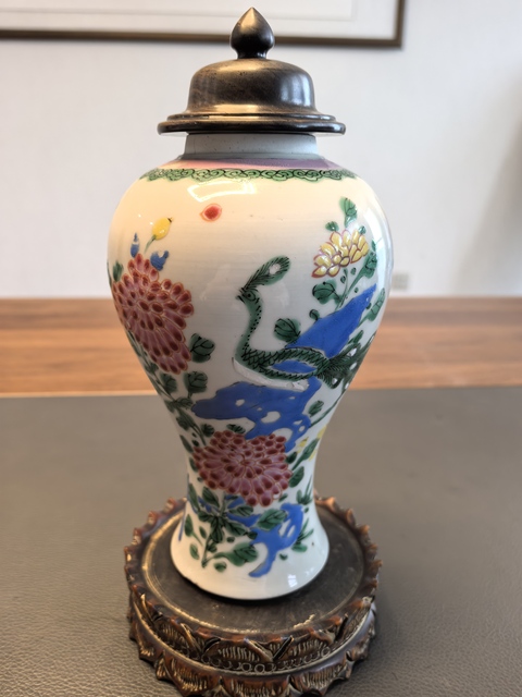 古玩陶瓷雍正粉彩洞石花卉孔雀賞瓶拍賣，當前價格3500元