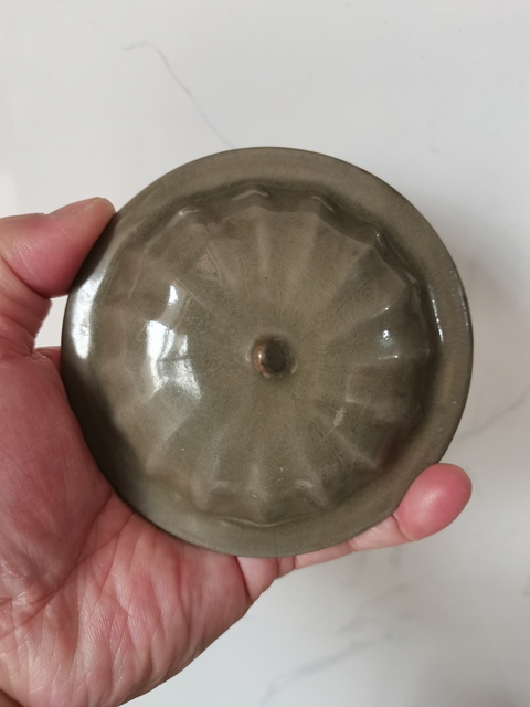 古玩陶瓷龍泉青瓷蓋拍賣,當前價格0元