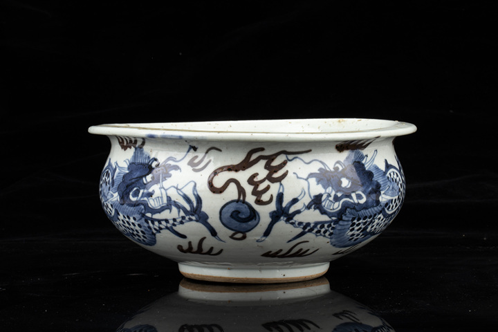 古玩陶瓷清雍乾·青花釉里紅雙龍戲珠紋香爐
真品鑒賞圖