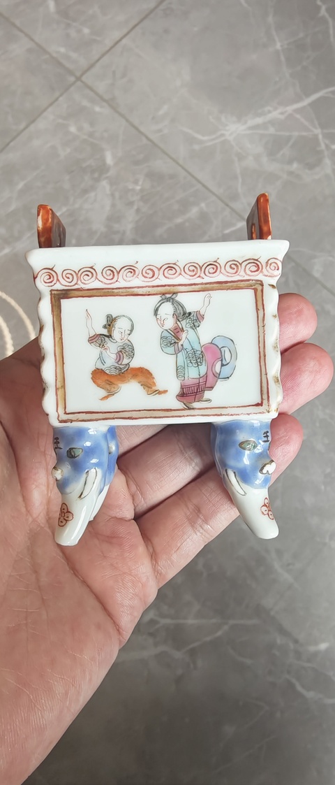 古玩陶瓷粉彩人物四方爐拍賣,當前價格3000元