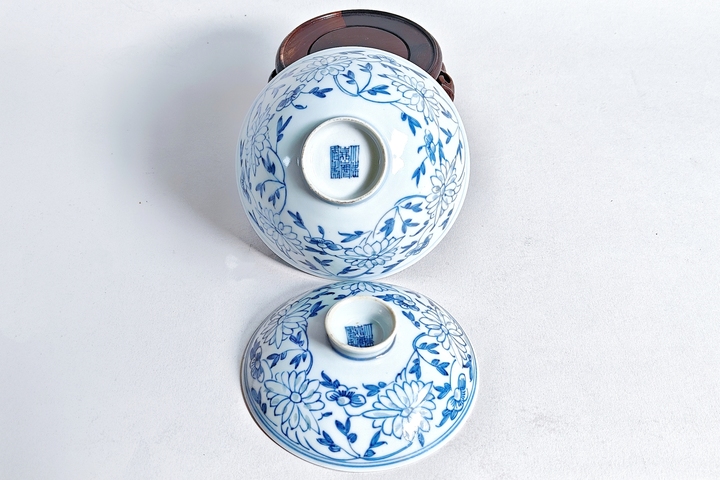 古玩陶瓷蓋碗真品鑒賞圖