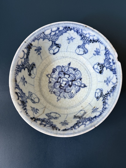 古玩陶瓷明·空白期十字金剛寶杵青花碗拍賣,當前價格1980元