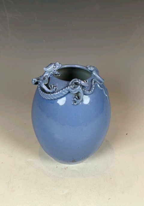 古玩陶瓷天藍釉堆塑螭龍蝙蝠紋水盂拍賣,當前價格6800元